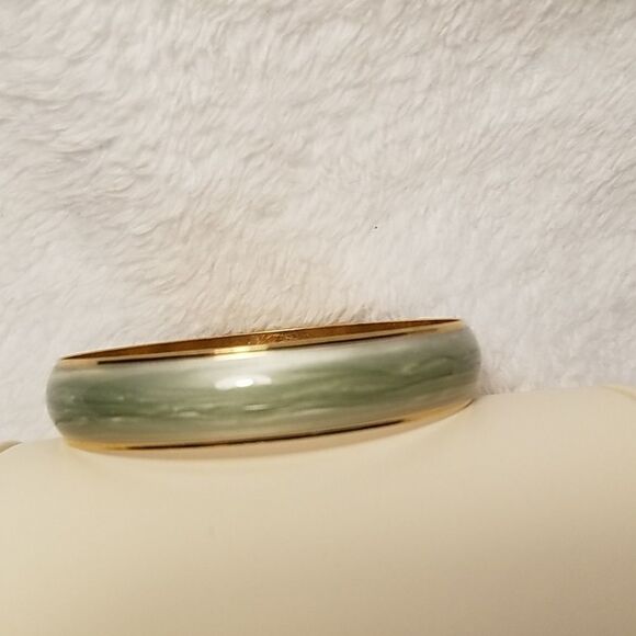Vintage Avon Green & Gold Bracelet - Picture 3 of 4